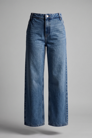 Women's Light Blue High Rise Straight Mom Jeans - Relaxed