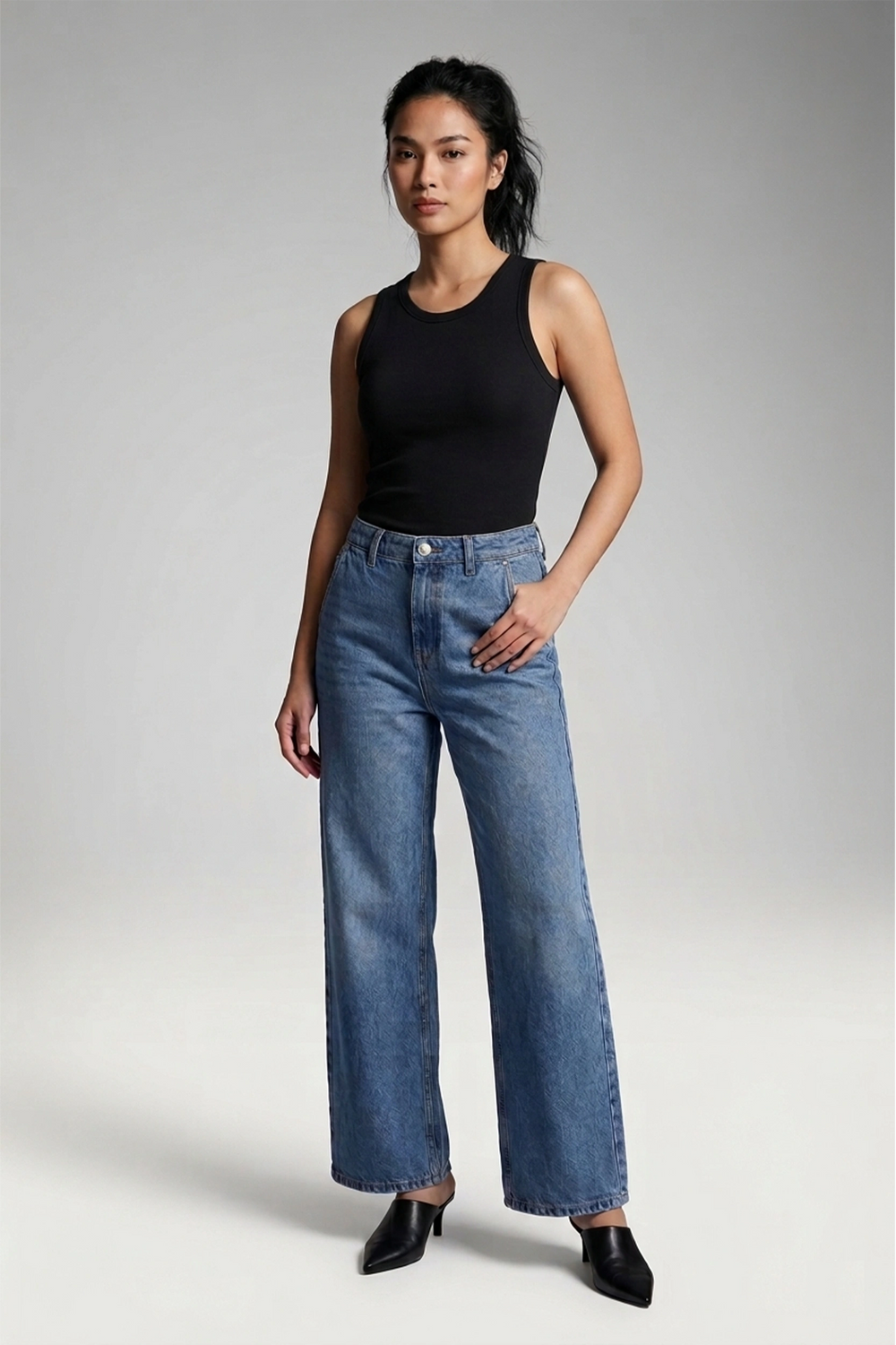 Women's Light Blue High Rise Straight Mom Jeans - Relaxed