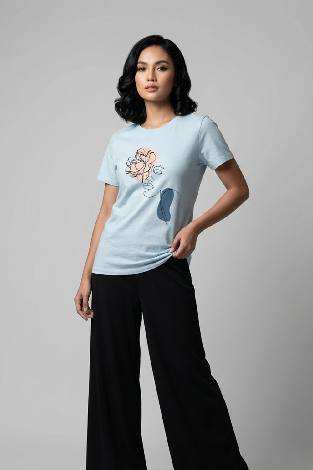 Women's Minimalist Line Art Graphic Tee