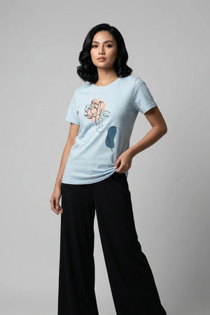Women's Minimalist Line Art Graphic Tee