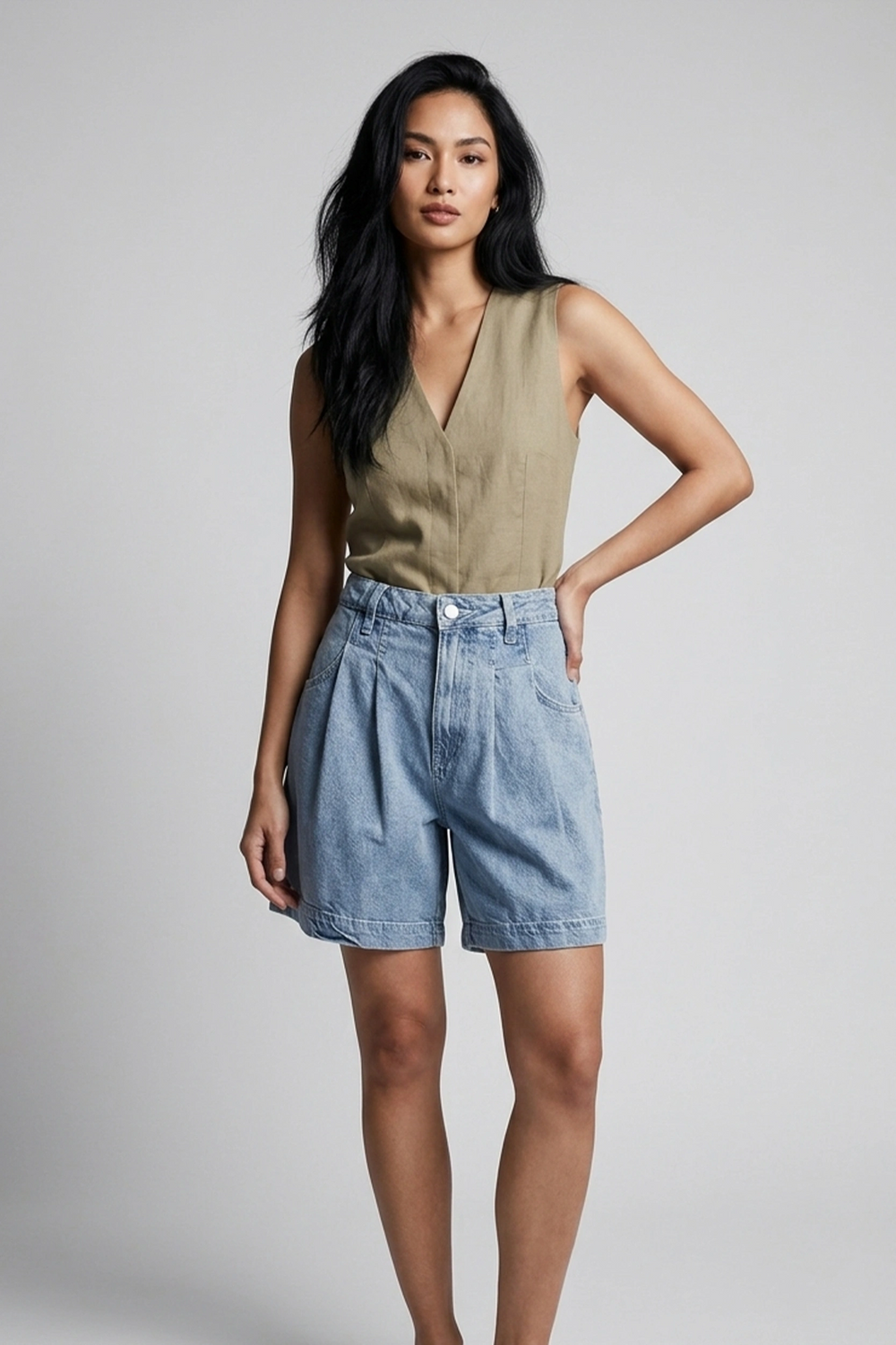 Women's Light Blue High Rise Pleated Denim Shorts - Relaxed