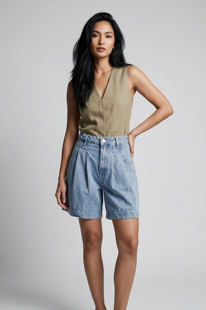 Women's Light Blue High Rise Pleated Denim Shorts - Relaxed